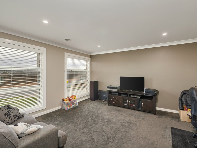 Photo - 7 Beaurepaire Street, Boorooma NSW 2650 - Image 2