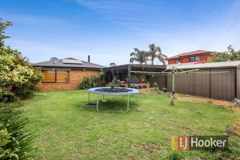 Photo - 7 Beckington Crescent, Hampton Park VIC 3976 - Image 3