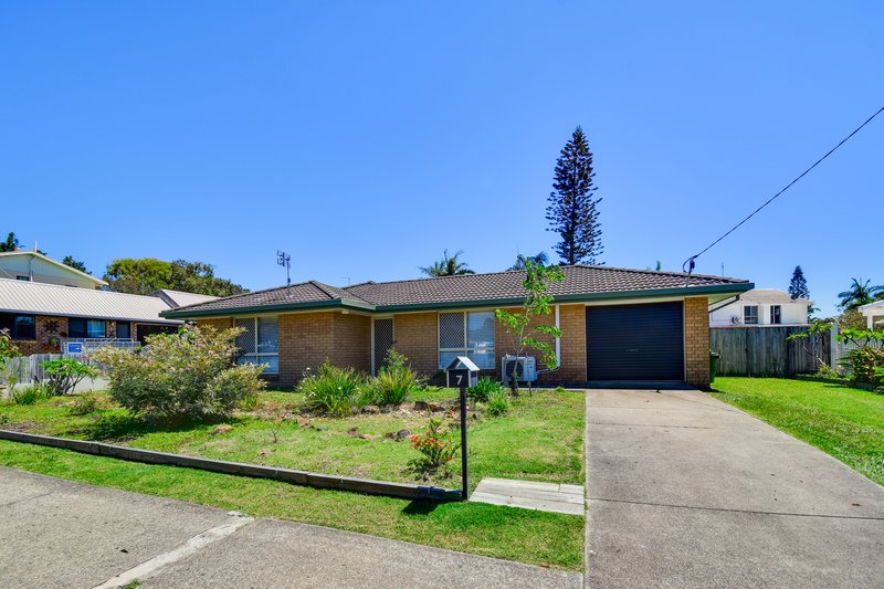 Photo - 7 Beerburrum Street, Dicky Beach QLD 4551 - Image 11