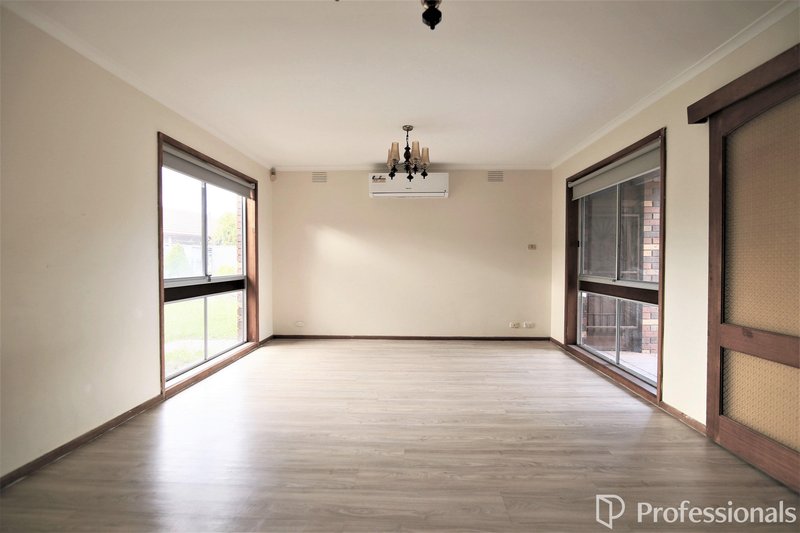 Photo - 7 Belinda Court, Dandenong North VIC 3175 - Image 2