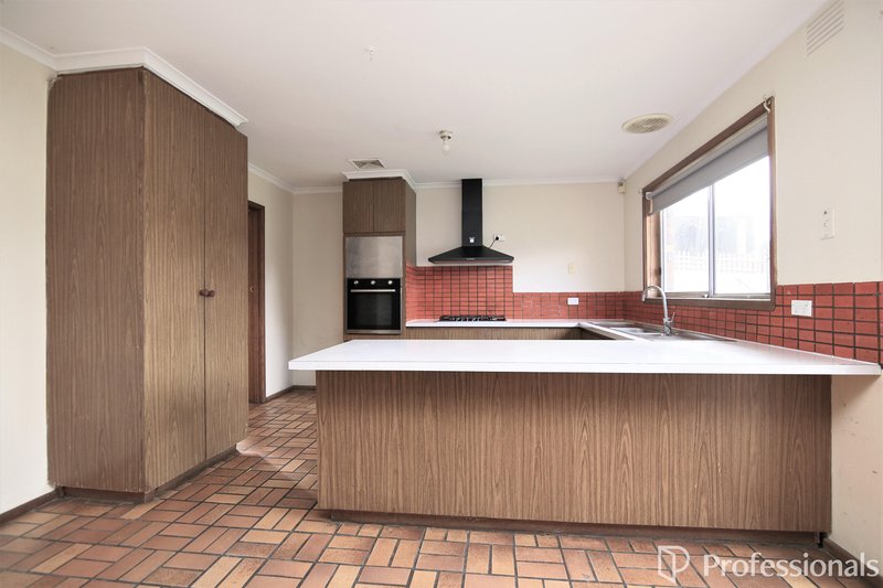 Photo - 7 Belinda Court, Dandenong North VIC 3175 - Image 4