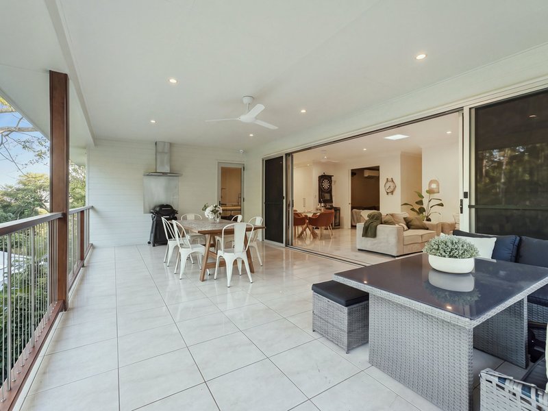 Photo - 7 Bellevue Crescent, Edge Hill QLD 4870 - Image 2