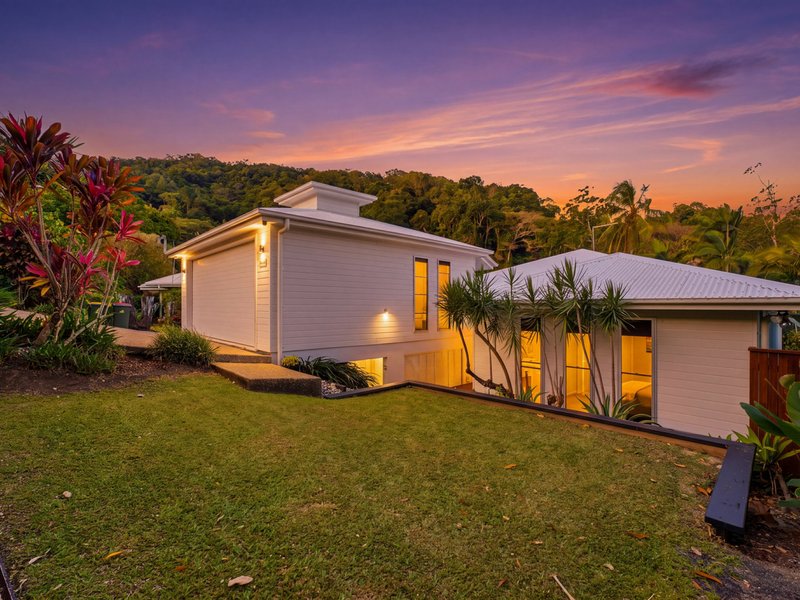 Photo - 7 Bellevue Crescent, Edge Hill QLD 4870 - Image 4