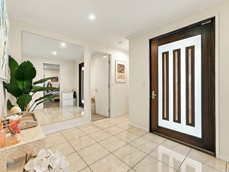 Photo - 7 Bellevue Crescent, Edge Hill QLD 4870 - Image 8