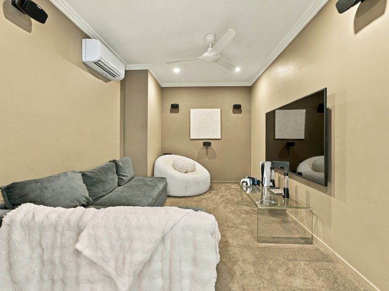 Photo - 7 Bellevue Crescent, Edge Hill QLD 4870 - Image 11