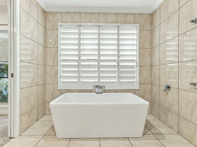 Photo - 7 Bellevue Crescent, Edge Hill QLD 4870 - Image 19