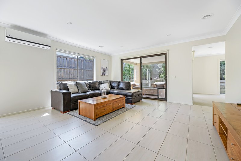 Photo - 7 Belmont Crescent, Pakenham VIC 3810 - Image 7