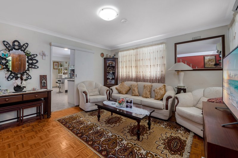 Photo - 7 Belrose Court, Bankstown NSW 2200 - Image 3