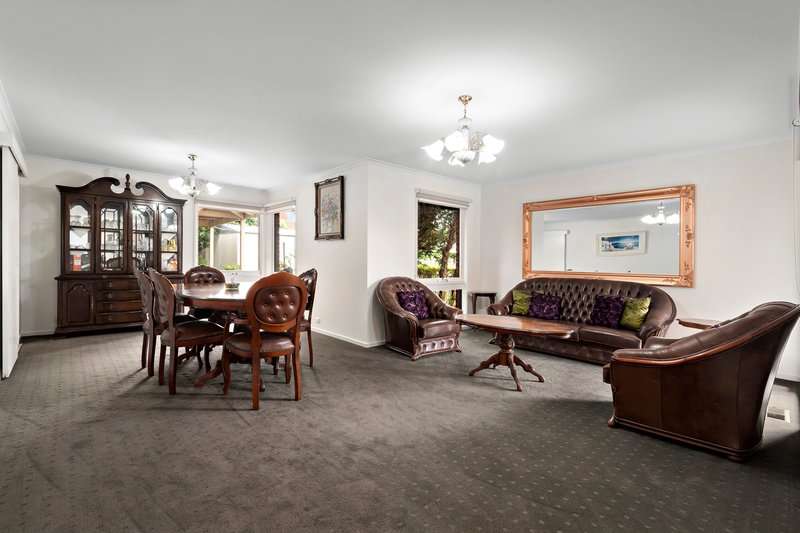 Photo - 7 Benambra Street, Oakleigh South VIC 3167 - Image 5