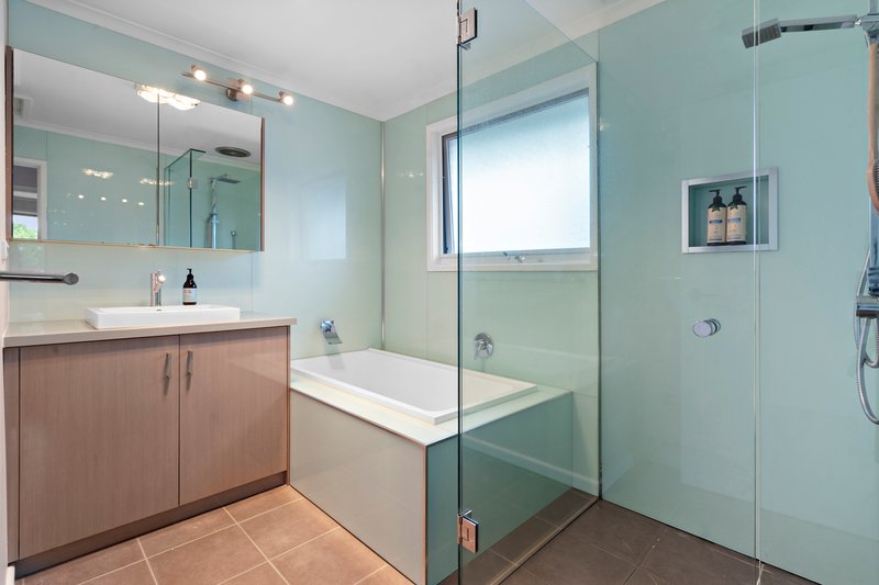 Photo - 7 Benambra Street, Oakleigh South VIC 3167 - Image 7