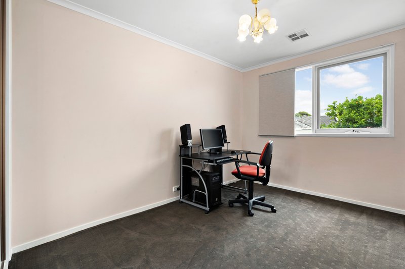 Photo - 7 Benambra Street, Oakleigh South VIC 3167 - Image 8