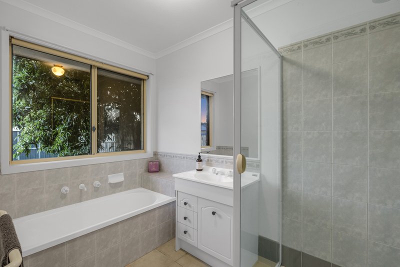 Photo - 7 Benor Court, Pakenham VIC 3810 - Image 11