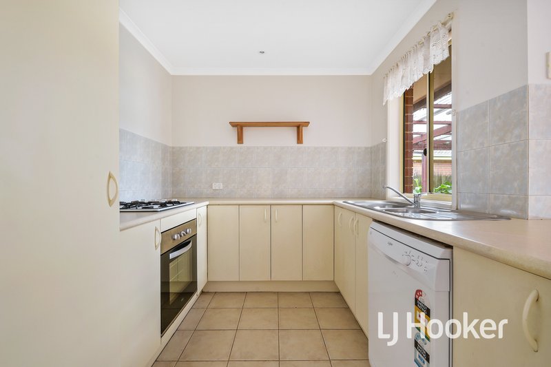 Photo - 7 Benor Court, Pakenham VIC 3810 - Image 6