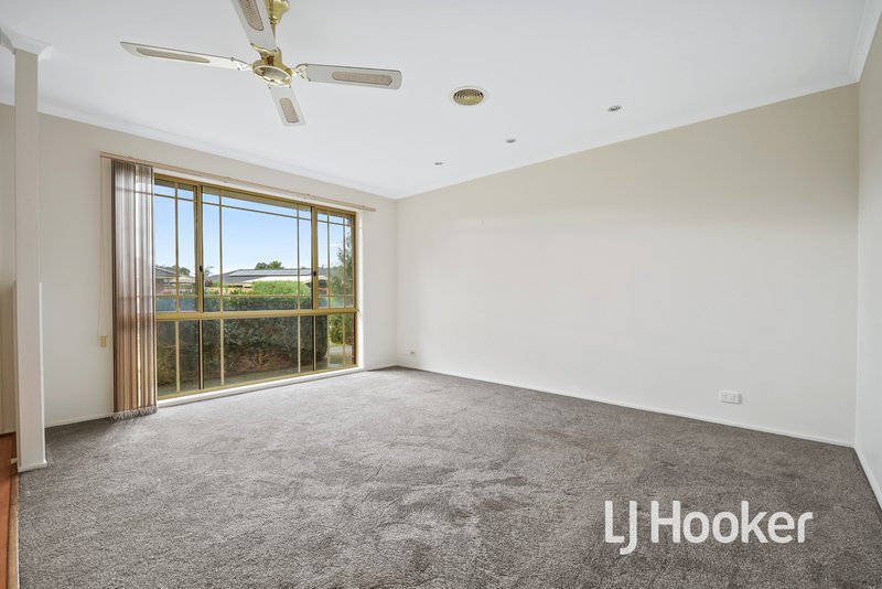 Photo - 7 Benor Court, Pakenham VIC 3810 - Image 7