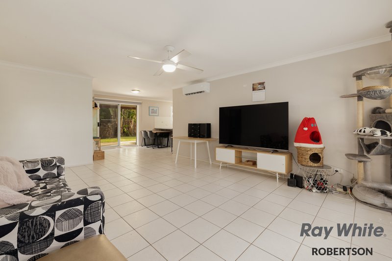 Photo - 7 Bertie Street, Sunnybank Hills QLD 4109 - Image 2