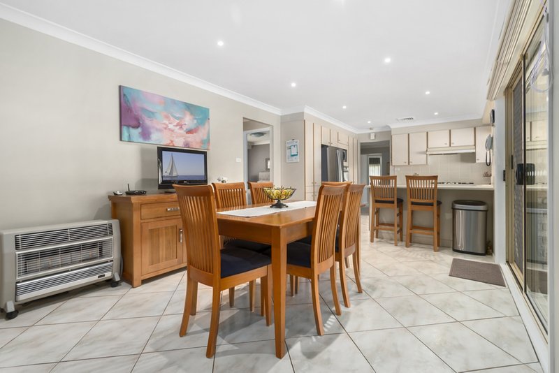 Photo - 7 Bickerton Av , Green Valley NSW 2168 - Image 4