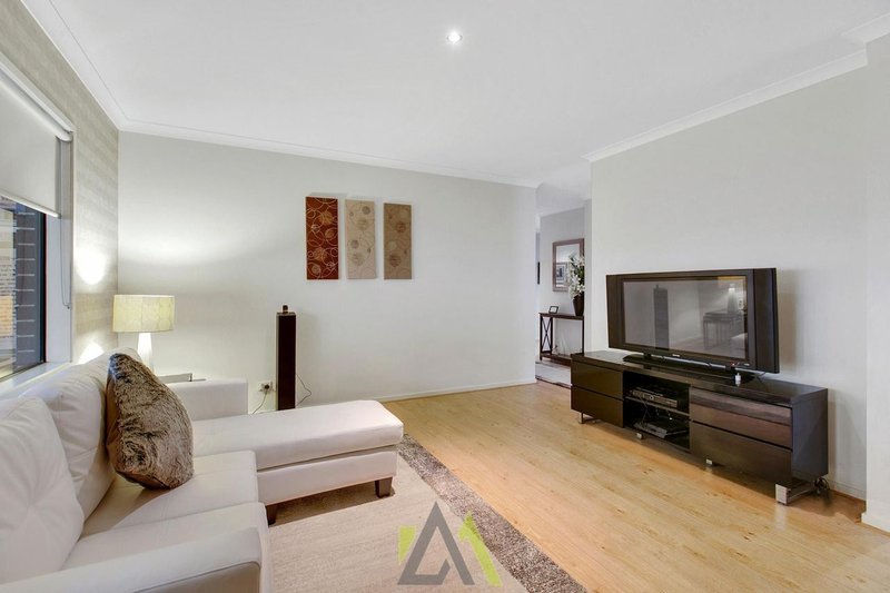 Photo - 7 Black Sheoak Place, Langwarrin VIC 3910 - Image 5