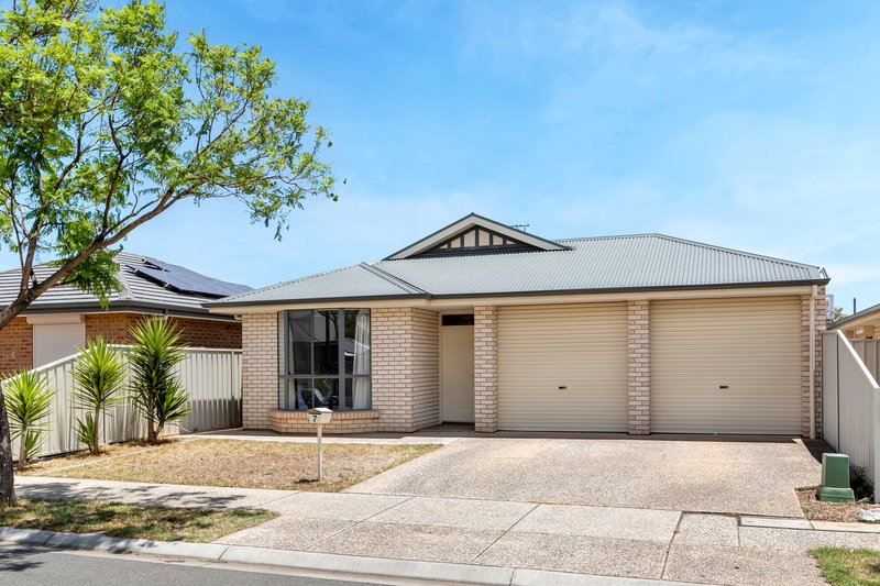 Photo - 7 Blossom Road, Munno Para West SA 5115 - Image 5