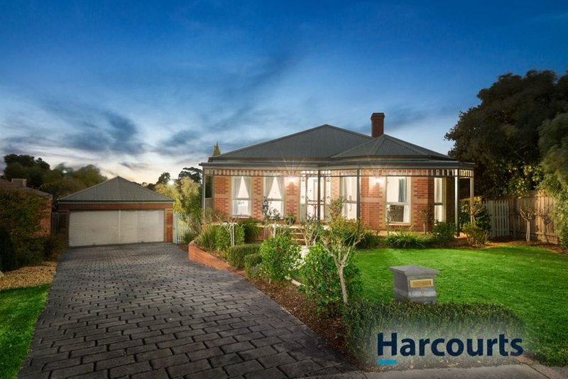 7 Blue Hills Close, Wantirna VIC 3152