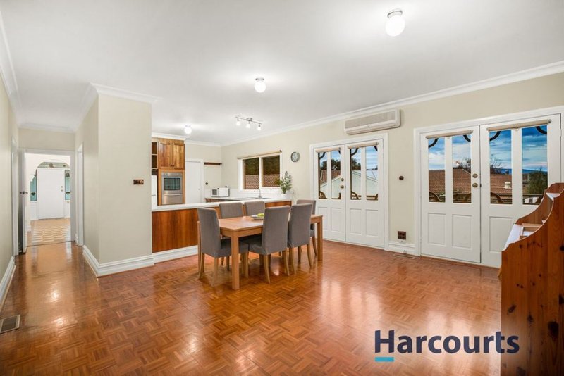 Photo - 7 Blue Hills Close, Wantirna VIC 3152 - Image 4