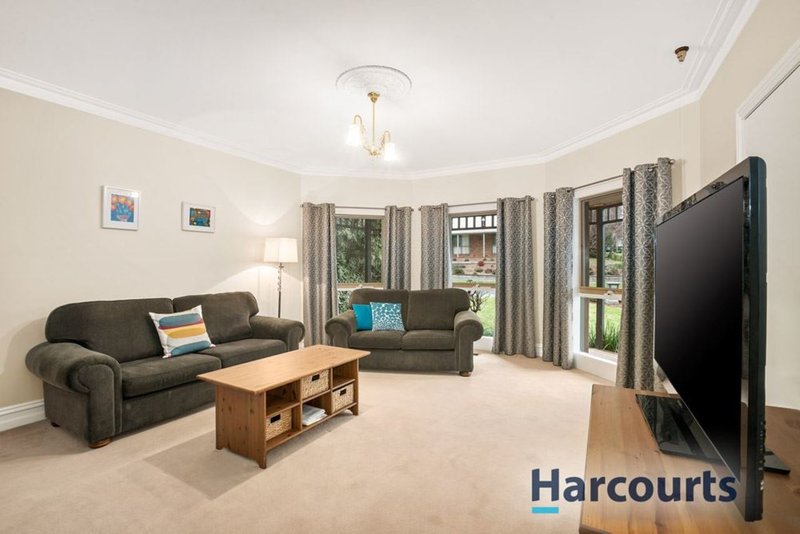 Photo - 7 Blue Hills Close, Wantirna VIC 3152 - Image 5