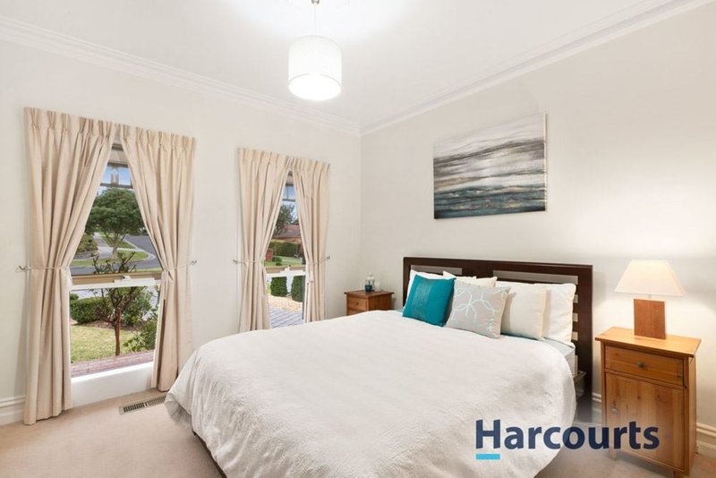 Photo - 7 Blue Hills Close, Wantirna VIC 3152 - Image 6