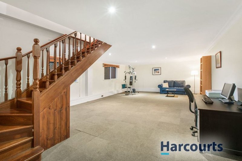 Photo - 7 Blue Hills Close, Wantirna VIC 3152 - Image 9