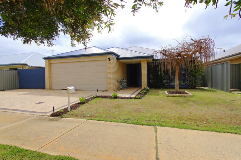 Photo - 7 Bluebeech Way, Piara Waters WA 6112 - Image 2