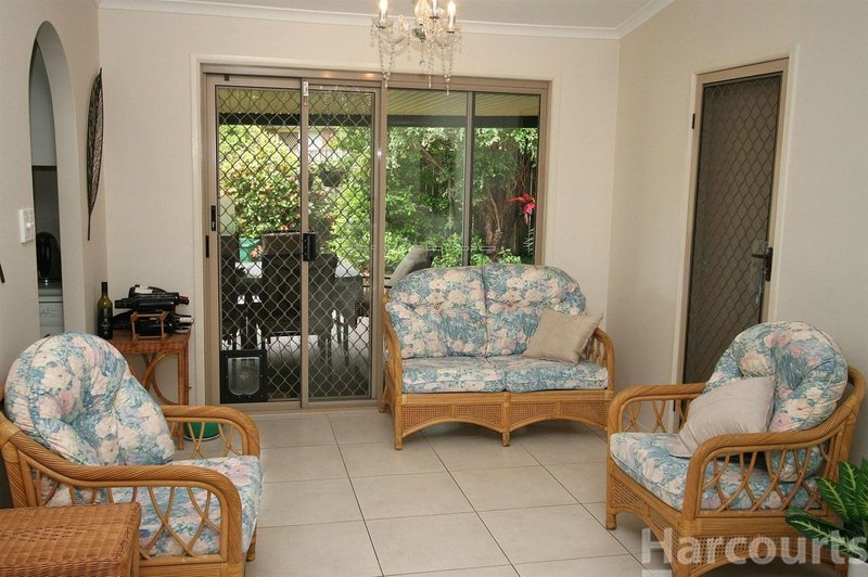 Photo - 7 Bluefin Ct , Sandstone Point QLD 4511 - Image 6