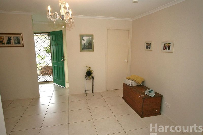 Photo - 7 Bluefin Ct , Sandstone Point QLD 4511 - Image 7