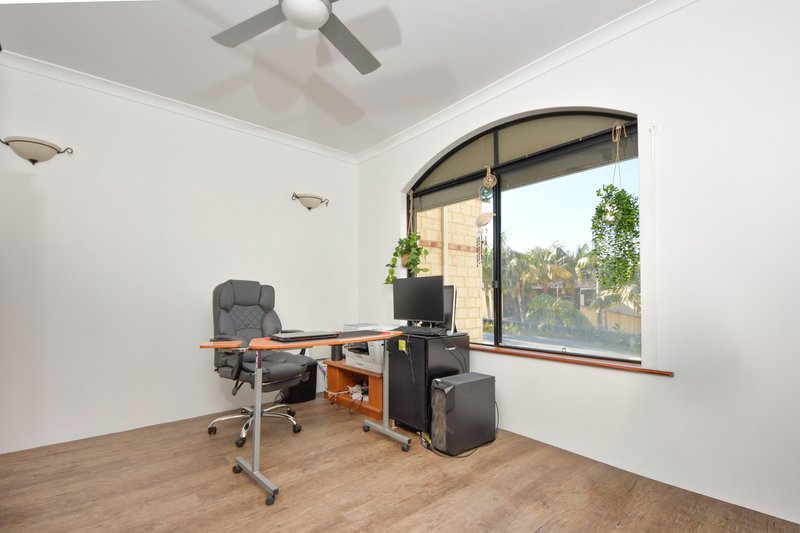Photo - 7 Blyth Close, Warnbro WA 6169 - Image 8