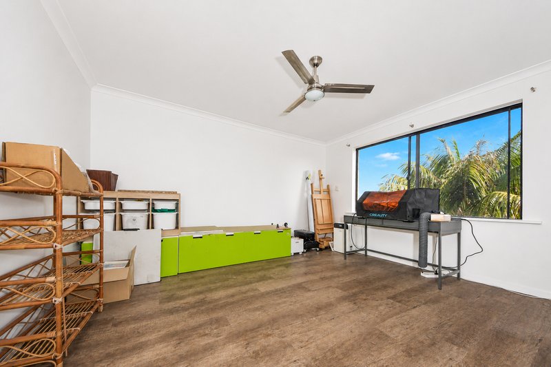 Photo - 7 Blyth Close, Warnbro WA 6169 - Image 12