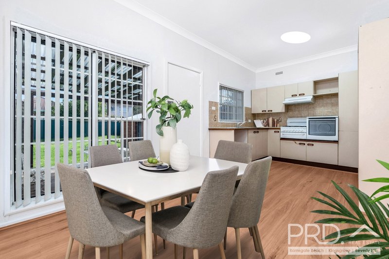 Photo - 7 Bonalbo Street, Kingsgrove NSW 2208 - Image 4