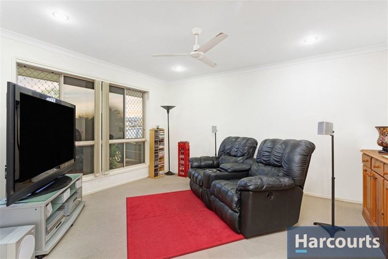 Photo - 7 Bondi Ct , Sandstone Point QLD 4511 - Image 6