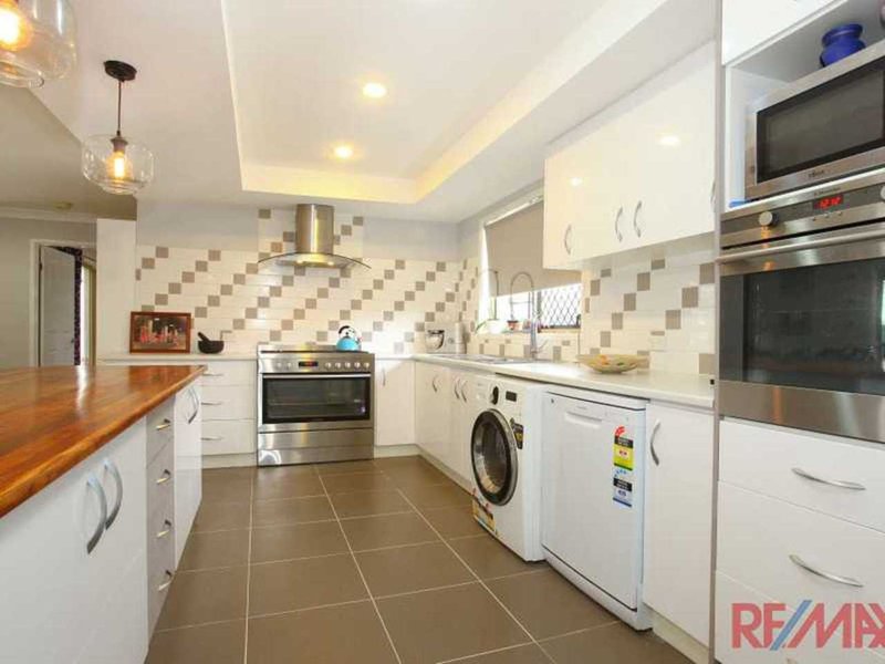 Photo - 7 Bonita Court, Mudgeeraba QLD 4213 - Image 7