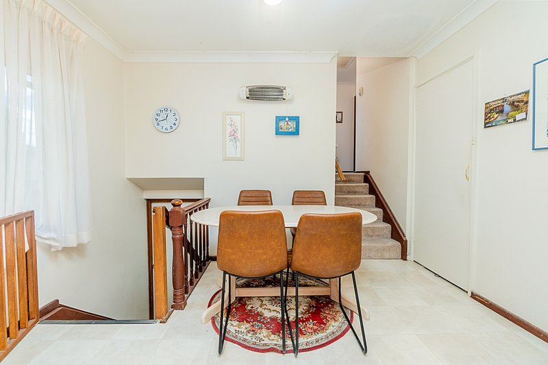 Photo - 7 Bonnefin Place, Castle Hill NSW 2154 - Image 6