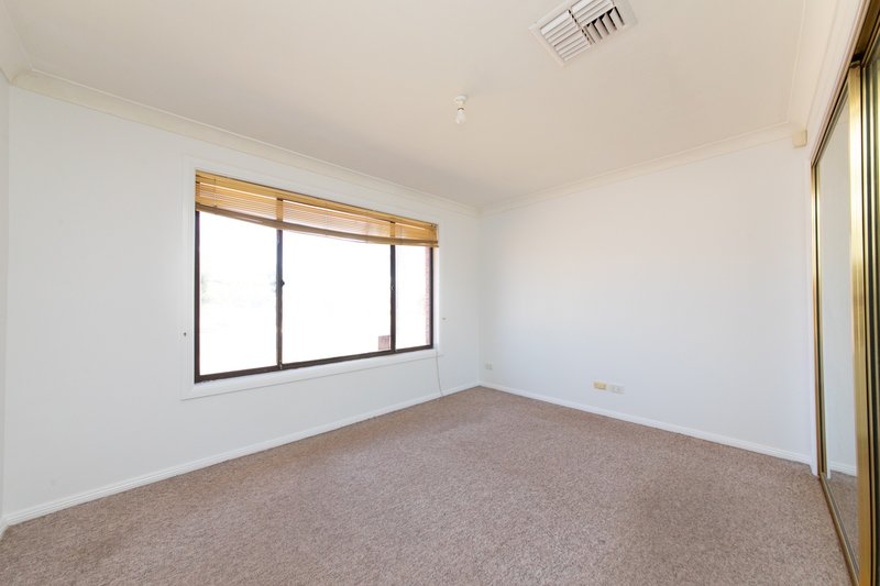 Photo - 7 Bonner Crescent, Dubbo NSW 2830 - Image 7