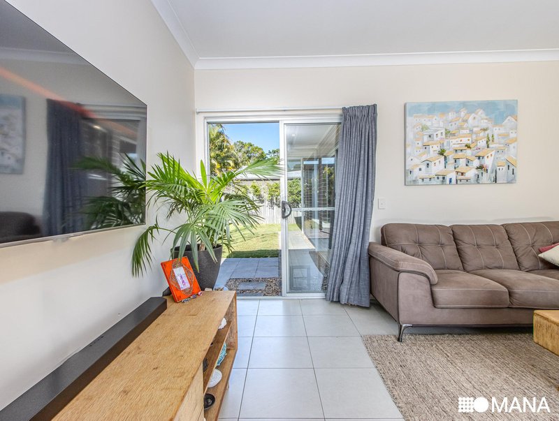 Photo - 7 Boondoon Cres , Ocean Shores NSW 2483 - Image 12