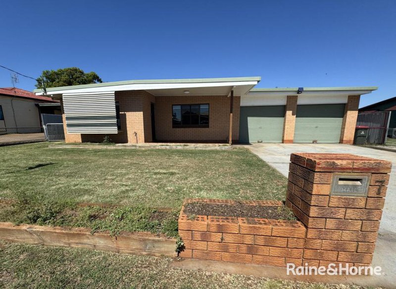 7 Booth Street, Kingaroy QLD 4610