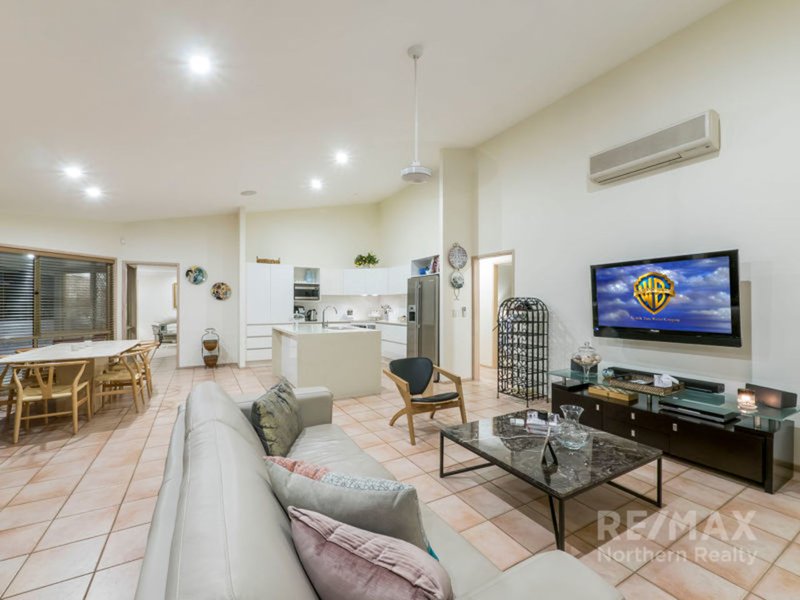 Photo - 7 Boree Court, Albany Creek QLD 4035 - Image 9