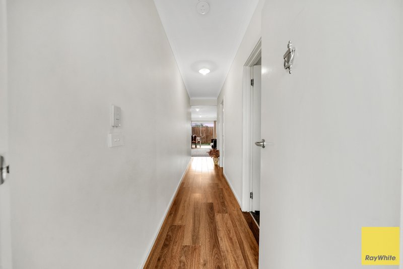 Photo - 7 Bostock Drive, Tarneit VIC 3029 - Image 3