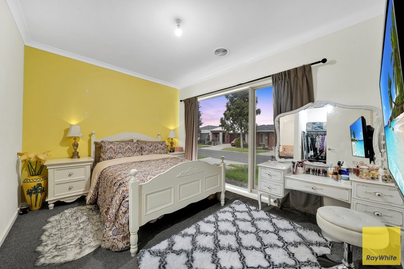 Photo - 7 Bostock Drive, Tarneit VIC 3029 - Image 4