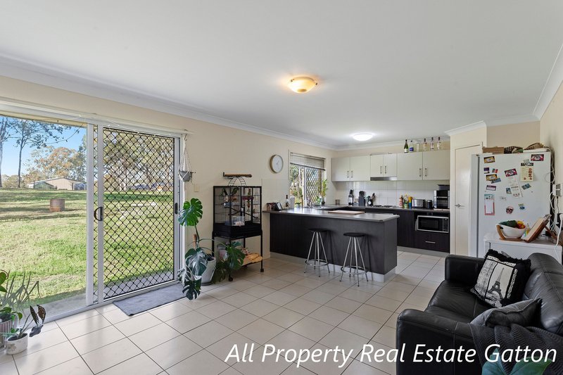 Photo - 7 Bourke Street, Adare QLD 4343 - Image 3