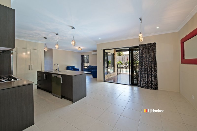 Photo - 7 Bowerbird Crescent, Dakabin QLD 4503 - Image 10