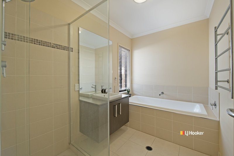 Photo - 7 Bowerbird Crescent, Dakabin QLD 4503 - Image 11