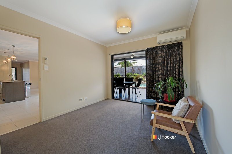 Photo - 7 Bowerbird Crescent, Dakabin QLD 4503 - Image 14