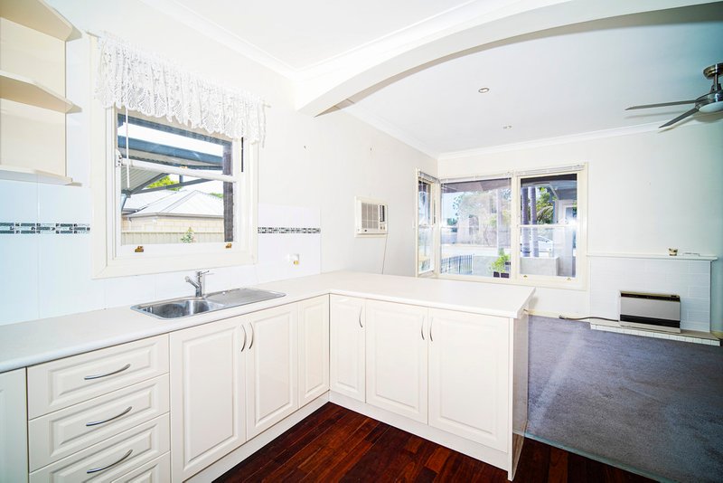 Photo - 7 Bowkett Street, Redcliffe WA 6104 - Image 6