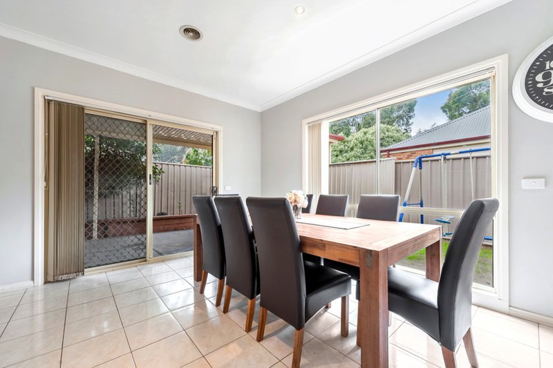 Photo - 7 Bowman Glen, Craigieburn VIC 3064 - Image 4