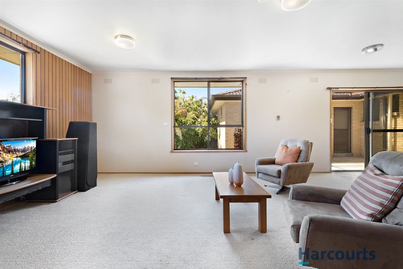 Photo - 7 Boyanna Road, Glen Waverley VIC 3150 - Image 3