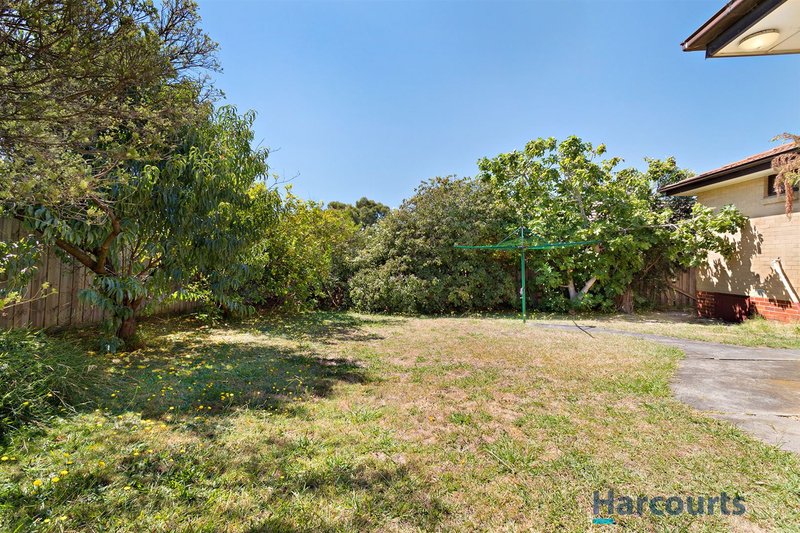 Photo - 7 Boyanna Road, Glen Waverley VIC 3150 - Image 9